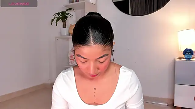 martina roldam online show from February 13, 2025, 3:18 am