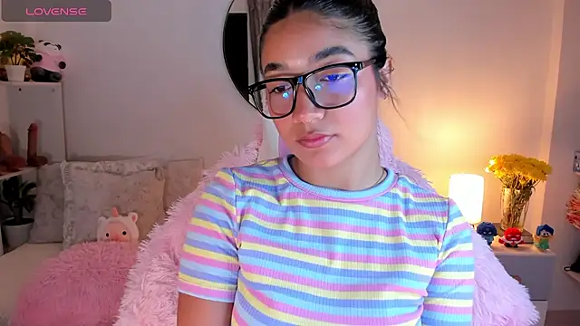 martina roldam online show from March 14, 2025, 12:43 am