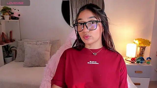 martina roldam online show from March 17, 2025, 12:10 am