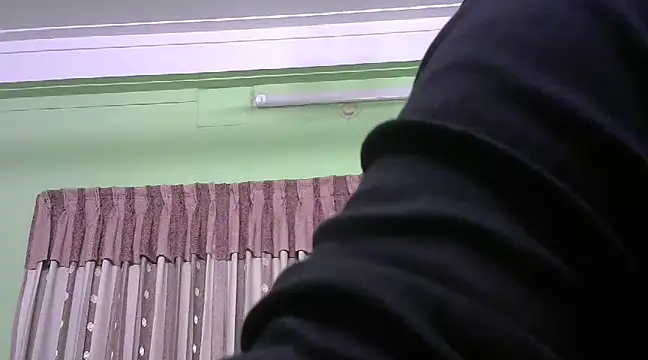 Snapshot of GildanK18 chatting on January 22, 2025, 8:17 pm GildanK18 online show from January 22, 2025, 8:17 pm