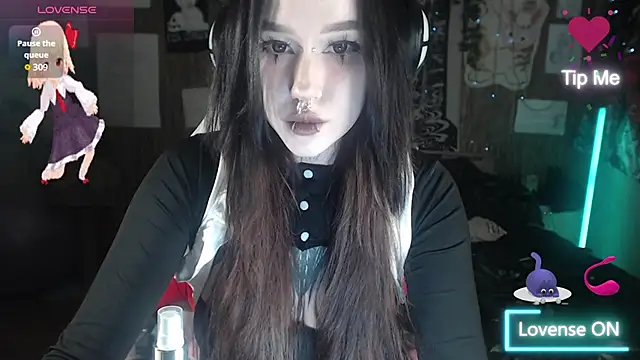 chloe crystall killer online show from April 25, 2026, 5:21 am