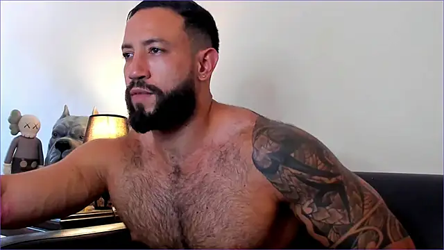 BradLeon  online show from October 17, 2025, 7:48 pm