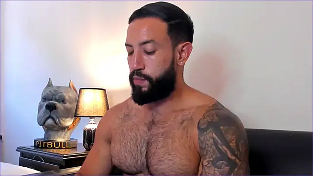 BradLeon  online show from October 7, 2025, 7:26 pm