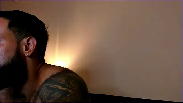 BradLeon  online show from October 6, 2025, 6:52 pm