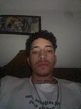 iamcloe 11 online show from November 28, 2025, 8:25 am