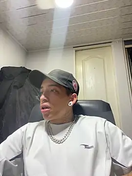 iamcloe 11 online show from March 22, 2025, 6:00 am