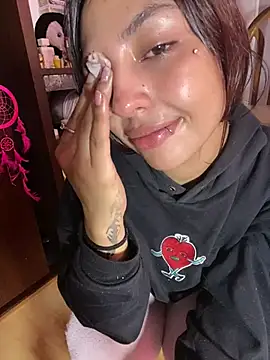 Snapshot of lauuraww chatting on February 14, 2025, 4:26 am lauuraww online show from February 14, 2025, 4:26 am