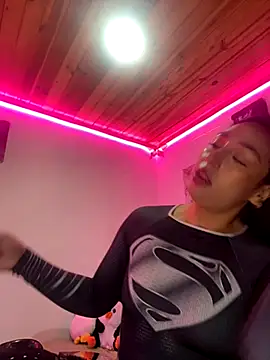 Snapshot of lauuraww chatting on October 2, 2025, 3:26 pm lauuraww online show from October 2, 2025, 3:26 pm