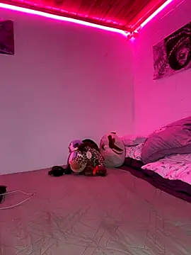 Snapshot of lauuraww chatting on October 9, 2025, 12:06 pm lauuraww online show from October 9, 2025, 12:06 pm