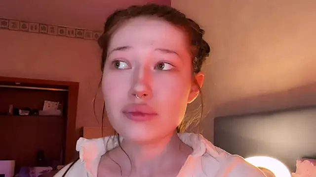 Snapshot of eva_varnerr chatting on June 3, 2026, 1:28 am eva varnerr online show from June 3, 2026, 1:28 am