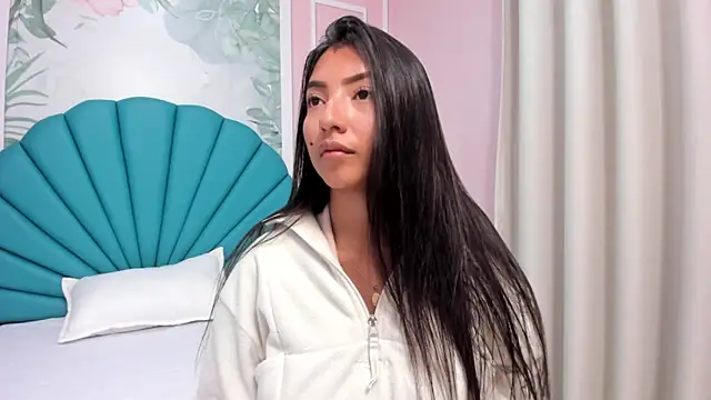 Daphne Fox  online show from March 1, 2025, 2:15 am