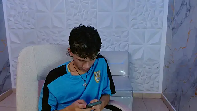 andy dan18 online show from April 9, 2026, 7:31 pm