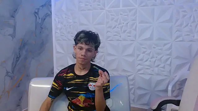 andy dan18 online show from April 15, 2026, 8:31 pm