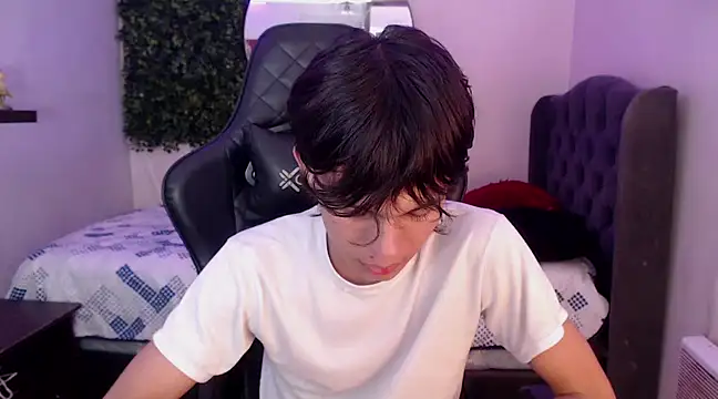 andy dan18 online show from March 6, 2025, 1:14 pm