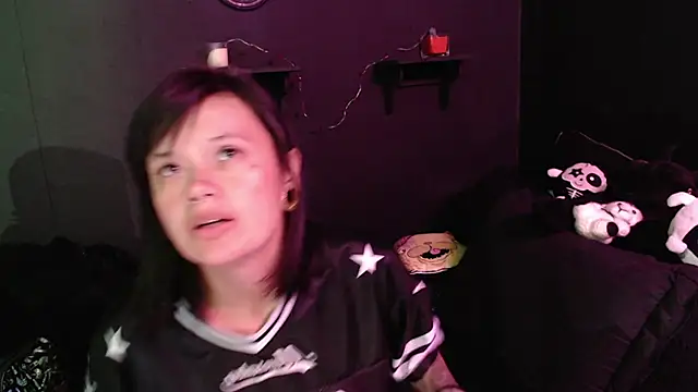 Snapshot of rousstattoo chatting on January 8, 2026, 11:33 pm rousstattoo online show from January 8, 2026, 11:33 pm