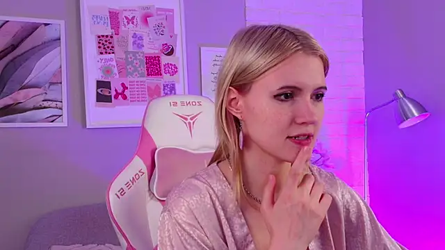 NellieLoyns online show from March 10, 2025, 9:18 pm