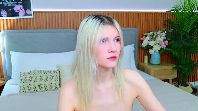 NellieLoyns online show from April 18, 2026, 5:15 pm