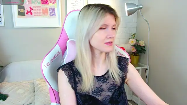 NellieLoyns online show from January 14, 2026, 5:16 pm