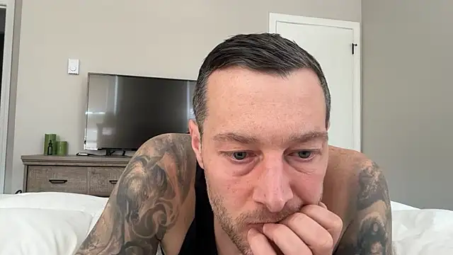 moon-boy online show from December 24, 2024, 6:17 pm