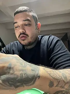 El Titan1998 online show from March 5, 2025, 12:44 pm