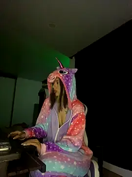 Snapshot of BlueStoneX chatting on September 15, 2025, 6:58 am BlueStoneX online show from September 15, 2025, 6:58 am