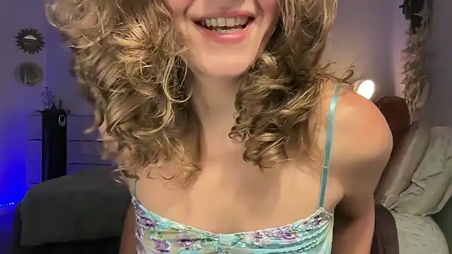 leahsparkles online show from September 15, 2025, 4:46 am