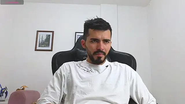 Massimoo 07 online show from September 27, 2025, 8:37 pm