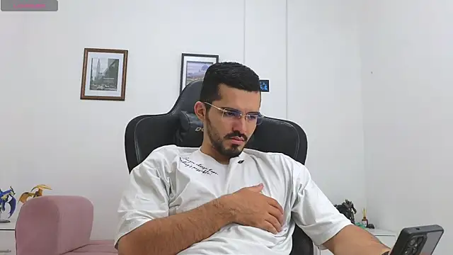 Massimoo 07 online show from October 8, 2025, 3:35 pm