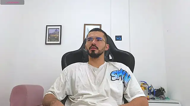 Massimoo 07 online show from December 19, 2025, 3:14 pm