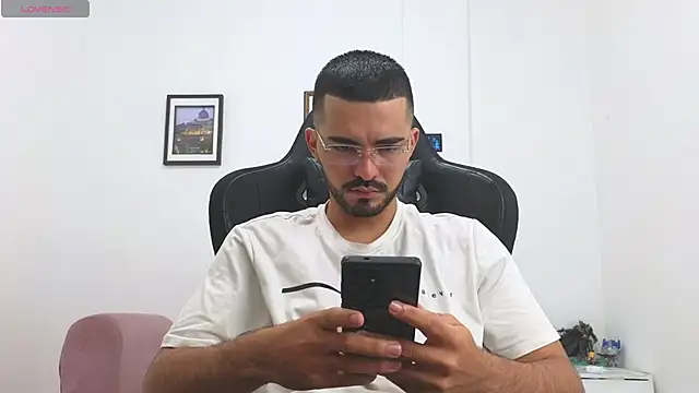 Massimoo 07 online show from January 7, 2026, 4:12 pm