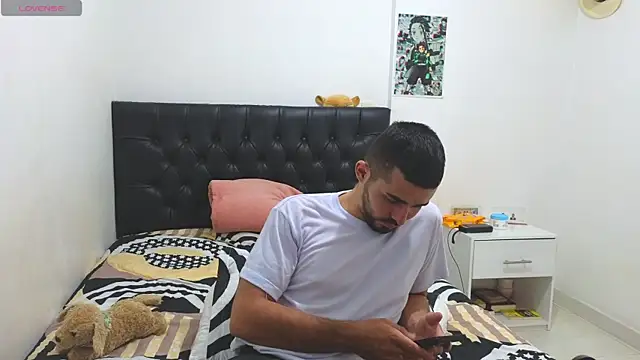 Massimoo 07 online show from April 28, 2026, 9:30 pm