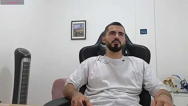 Snapshot of Massimoo_07 chatting on June 22, 2026, 7:55 pm Massimoo 07 online show from June 22, 2026, 7:55 pm