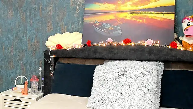 EmaLowe online show from March 16, 2025, 12:34 am