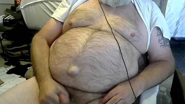 viejo oso online show from March 8, 2026, 11:30 pm