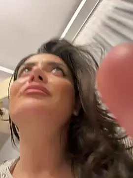 myakalifa online show from March 17, 2025, 7:48 pm