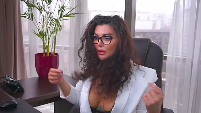 myakalifa online show from March 1, 2025, 10:02 am