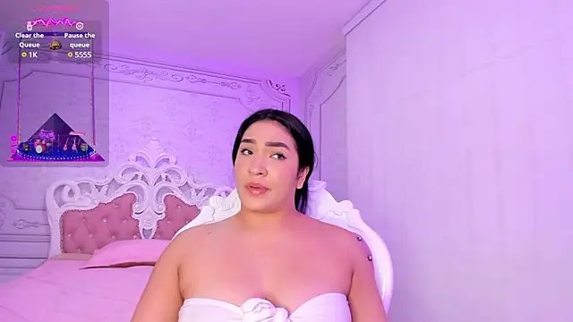 stefany duque1  online show from February 19, 2025, 9:58 pm