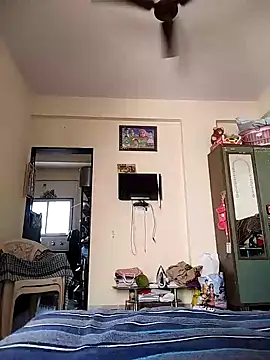 hot punekar online show from February 13, 2025, 6:09 am