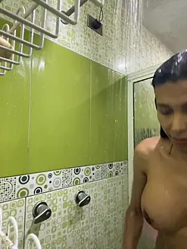 Ebonyxprincess  online show from October 28, 2025, 7:46 pm