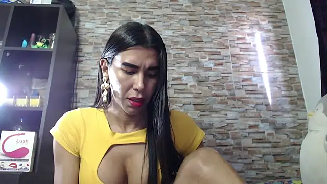 Ebonyxprincess  online show from May 24, 2026, 7:03 pm