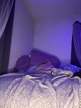 Luciouslouise72xh online show from February 11, 2026, 9:09 am