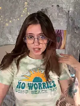 Snapshot of Sabrina_shells chatting on September 11, 2025, 10:37 am Sabrina shells online show from September 11, 2025, 10:37 am