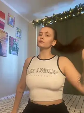 Snapshot of Sabrina_shells chatting on March 22, 2025, 3:30 am Sabrina shells online show from March 22, 2025, 3:30 am