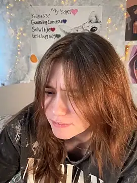 Snapshot of Sabrina_shells chatting on September 27, 2025, 10:43 am Sabrina shells online show from September 27, 2025, 10:43 am