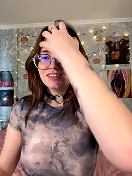 Snapshot of Sabrina_shells chatting on October 30, 2025, 10:35 am Sabrina shells online show from October 30, 2025, 10:35 am