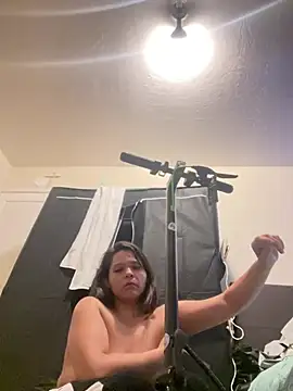 Snapshot of Dnasty1408 chatting on December 30, 2024, 2:42 am Dnasty1408 online show from December 30, 2024, 2:42 am