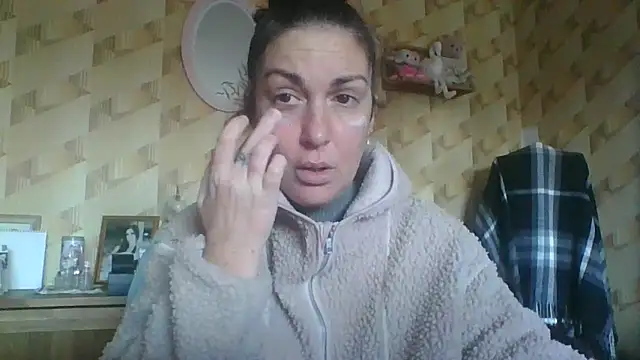 Snapshot of BELLAMORGANE1 chatting on December 29, 2024, 12:45 pm BELLAMORGANE1 online show from December 29, 2024, 12:45 pm