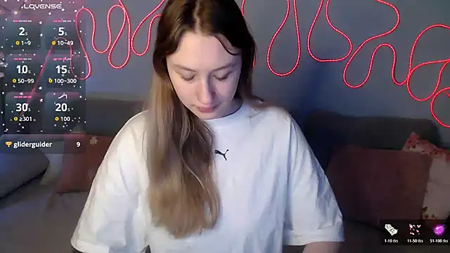 Haley Vixen online show from December 14, 2025, 9:04 am