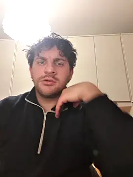 michemichemiche8 online show from February 26, 2025, 5:10 pm