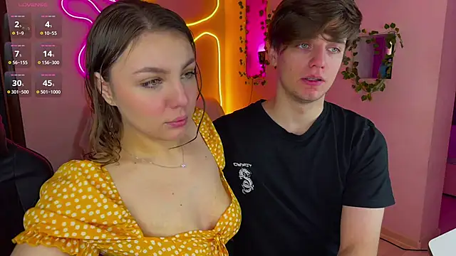 RobertAndLinela online show from March 7, 2025, 10:46 am